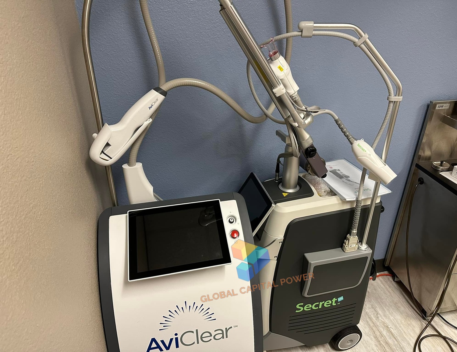 Cutera AviClear - Acne Solutions